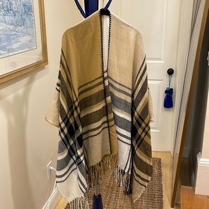 MUDPIE shawl in white, tan and black plaid, one size fits all